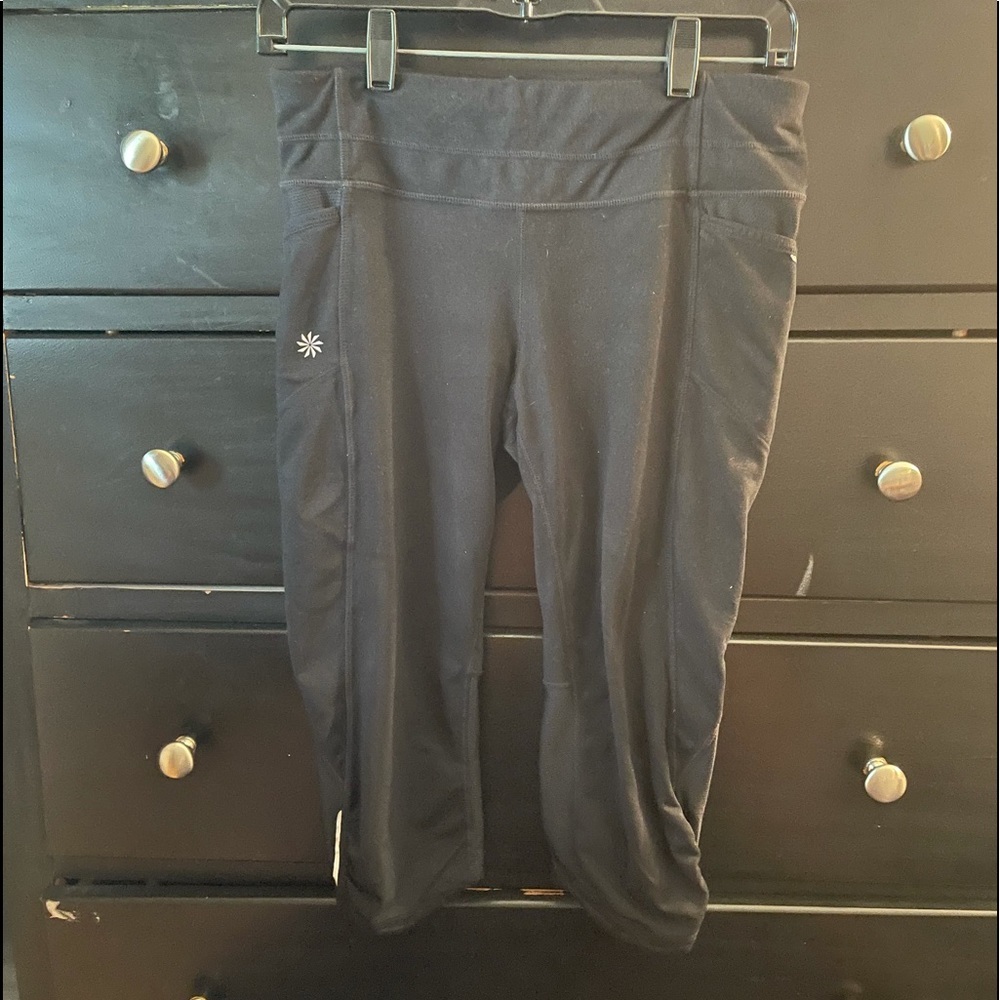 Athleta Cropped leggings-black. Small S